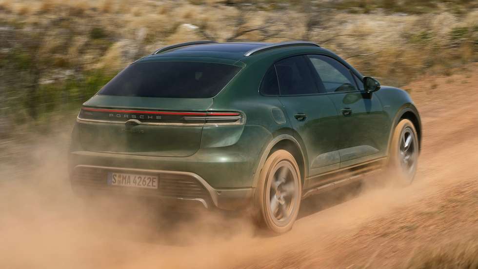 Νέα πισωκίνητη Porsche Macan με 340 άλογα και Macan 4S με 448 ίππους